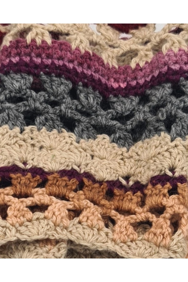 Handmade crochet lace neck warmer stitch detail