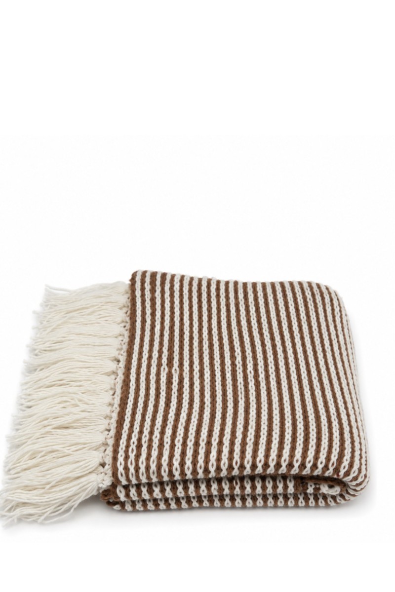 Καφέ εκρού χειροποίητο πλεκτό κασκόλ με κρόσσια