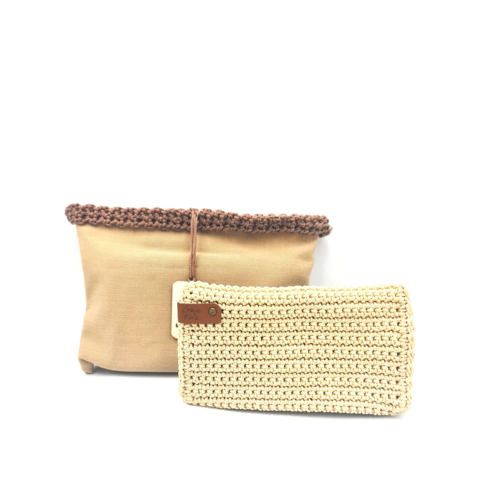 Handmade wallets with inner compartments in various colors